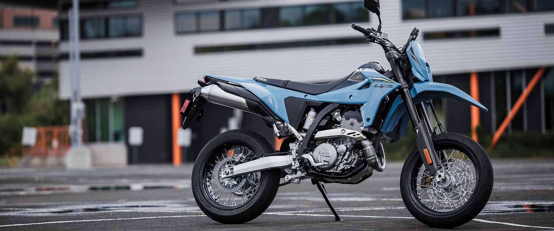 Suzuki dr z4sm m5 action 5